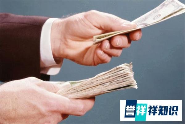 武汉小孩变卖家中31斤金条得到565万，自己买豪车，送朋友21万