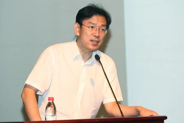 李路明是谁的儿子
