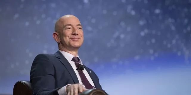 全球首富贝索斯净资产2112亿美元,这么一大笔资产是什么概念?