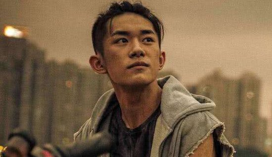 周冬雨和易烊千玺主演的电影惨遭被撤档,是什么原因?
