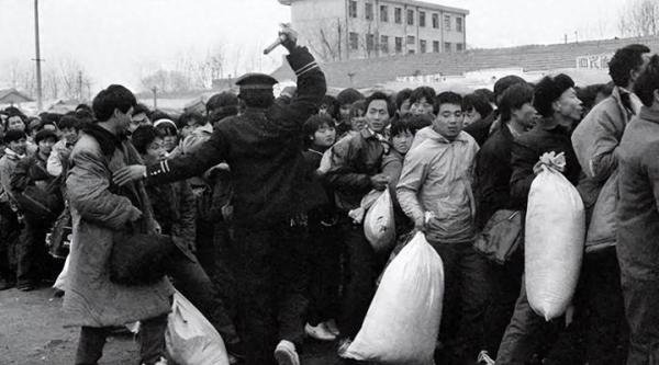一组春运老照片，经历过就永远忘不了