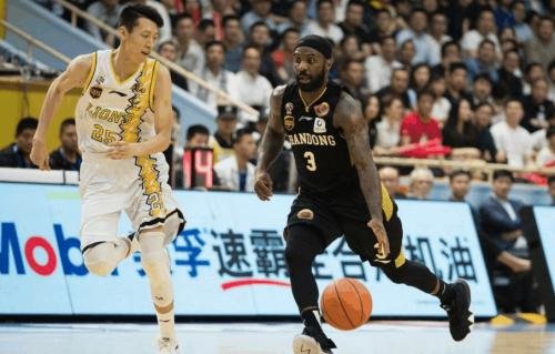 前CBA外援劳森低头认错，你会再给他一个机会吗？
