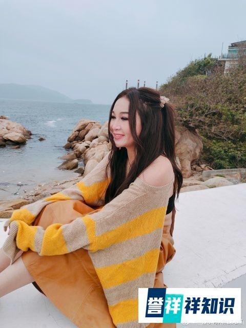 温碧霞与老公甜蜜出游,55岁打扮似少女,老公头发稀疏细纹明显