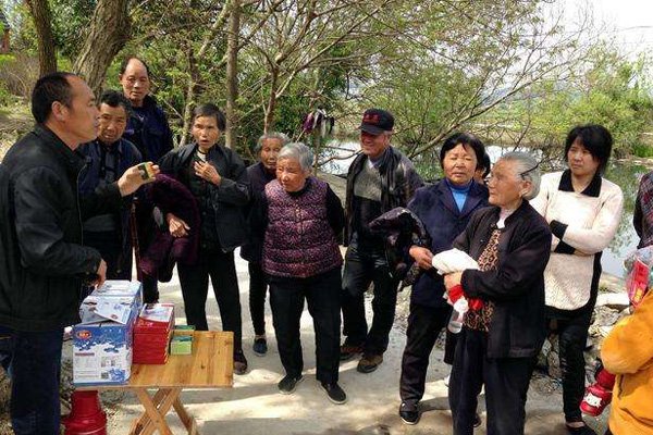 骗子仅用7天就骗了一个村子,他们的骗术到底有多高超?