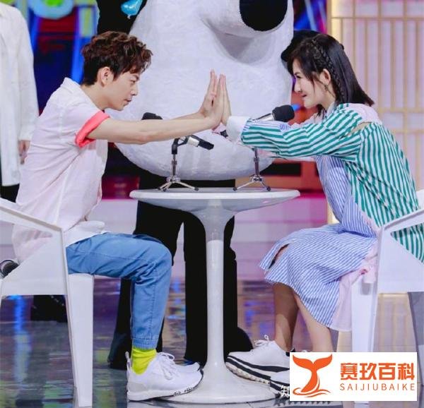 谢娜6000块的衬衫裙竟接连穿两次，每次都能穿出清新少女韵味