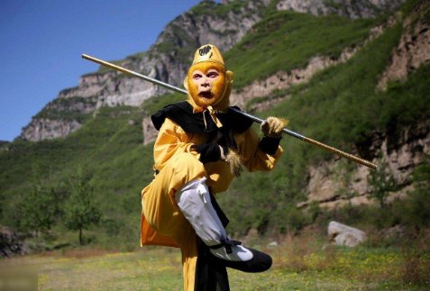 西游记中的孙悟空的介绍300字急 ！ 急 ！急！