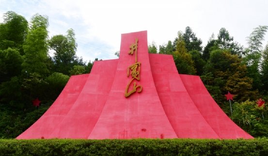 江西红色旅游中的四大摇篮和一条小道分别是什么?