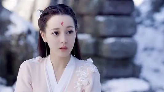 迪丽热巴再一次扮演“九尾”狐狸,这一造型勾起了网友的哪些回忆?