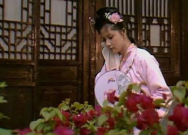 《红楼梦》薛宝钗主要事件10个是什么?
