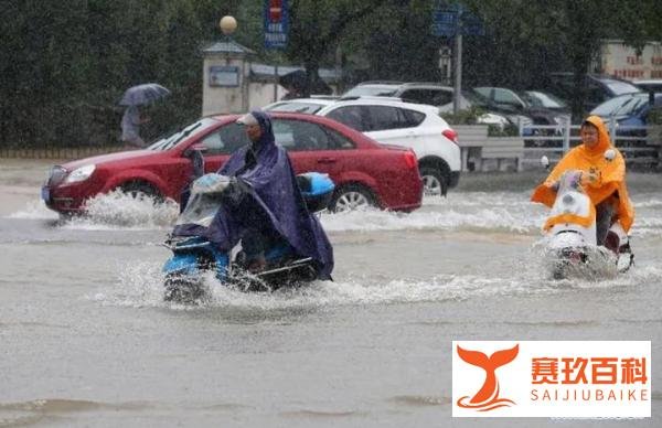 全国多地暴雨频发，今年为何受暴雨影响这么大？