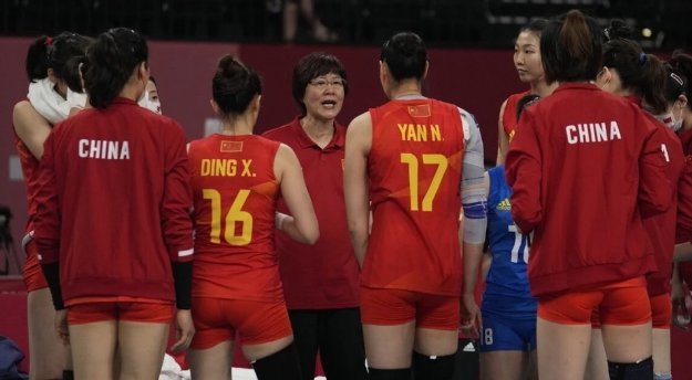 你怎样看待东京奥运会中国女排的提前出局？有没有美国的套路？