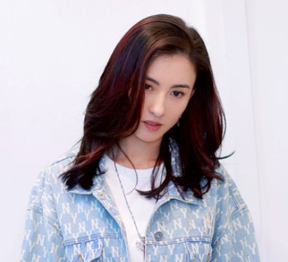 张柏芝开新店和谢霆锋成“邻居”,两人关系成谜,是恋恋不舍还是悔不当初?