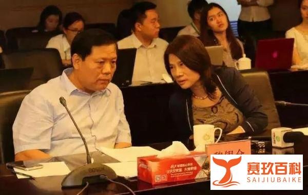陈一舟解脱:人人网2000万美元卖身;银隆新能源称高管涉嫌侵占逾10亿 | 懂懂周评