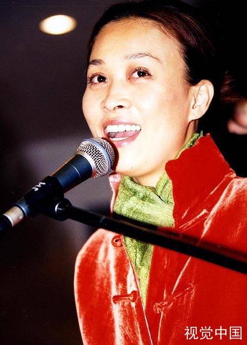 那英闺蜜团晒合影,十年友谊至今联系紧密,她们都是怎样的性格?