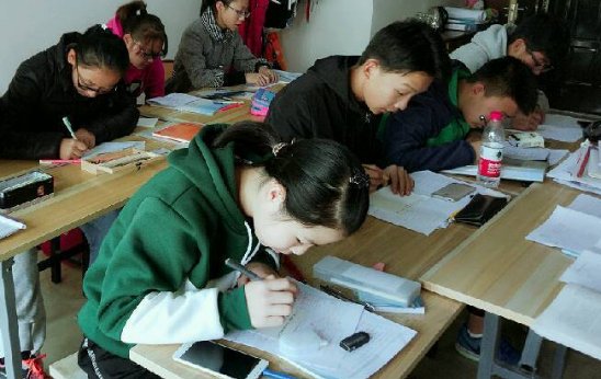 重庆学而思、新东方等培训机构被通报，被通报的原因是什么？