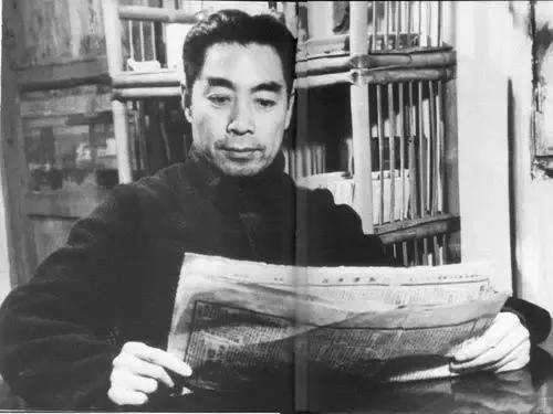与有肝胆人共事，从无字句处读书。