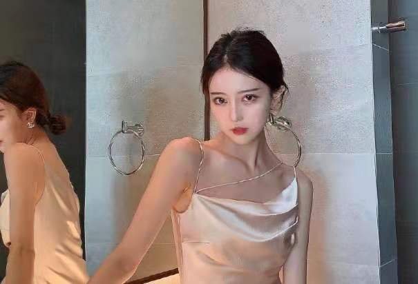 网红向思醒被称为“海后”,当初她是怎么火起来的?