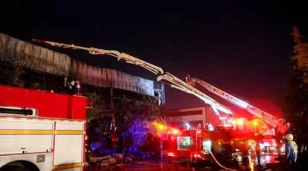 河南38死火灾最新：涉事公司2021年无人参保，遇难者家属悲痛发声