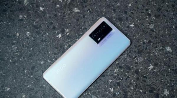 2022年换手机参考这3款,耗电少性能强还不贵,用5年不卡顿