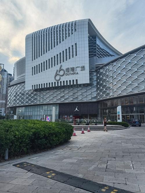 上海最大的奢侈品商场，上海最大奢侈品商场排名榜