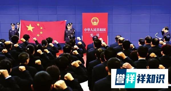 公职人员被儿子举报出轨朋友妻子，官方：涉事人已停职，正在调查