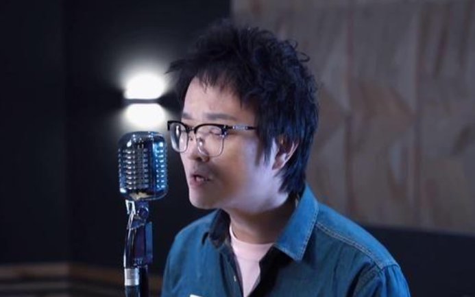 歌手海峰跳楼离世,舍下年幼的两个儿子和娇妻为哪般?