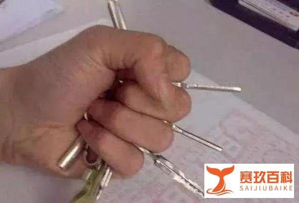 中国目前有哪些合法的自卫防身武器?第一个神器到处都有!
