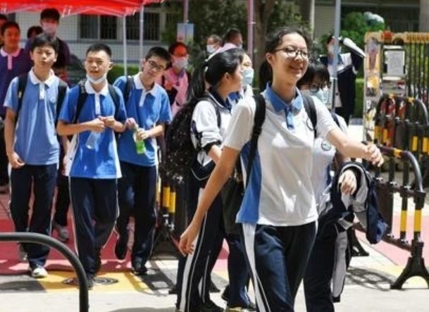 2023年深圳中考录取分数线一览表
