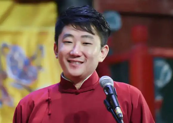 德云社翻车,人民网狠批陈霄华事件,郭德纲是怎么回应的?