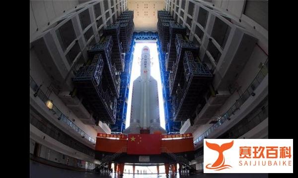 航天史上的今天 长五遥二火箭垂直转运 长征七号缩比返回舱返回