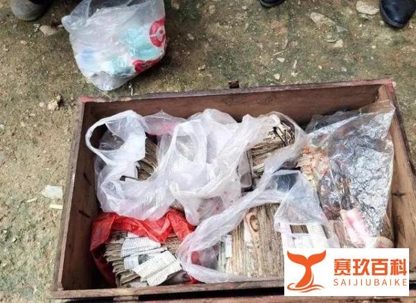 独居老人37年积蓄放家中发霉！心酸背后需要给予独居老人更多关怀