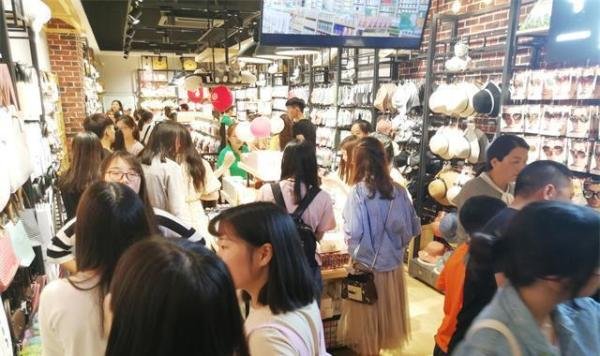 YOYOSO韩尚优品快时尚连锁品牌“百货加盟”的竞争力