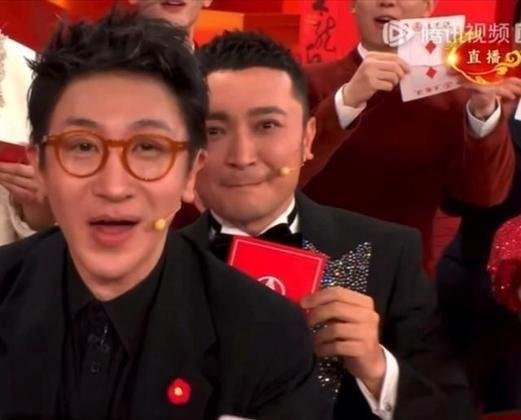 小尼：春晚舞台上的“梗王”，将欢笑带回家