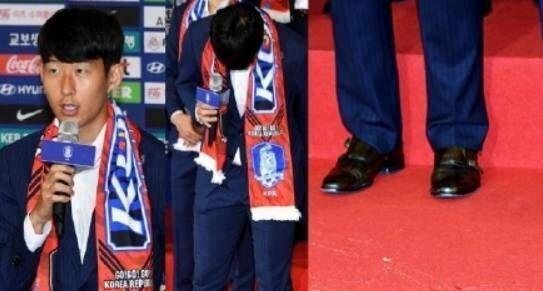 韩国队回国后遭扔鸡蛋为什么??世界杯淘汰德国??还不行?
