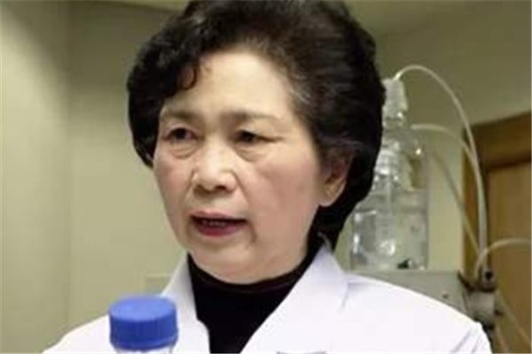 高校医学生追星李兰娟,她究竟有何魅力呢?