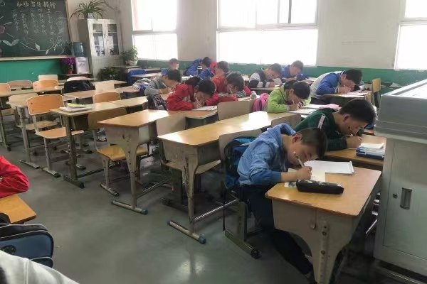 弄文轻武的典故