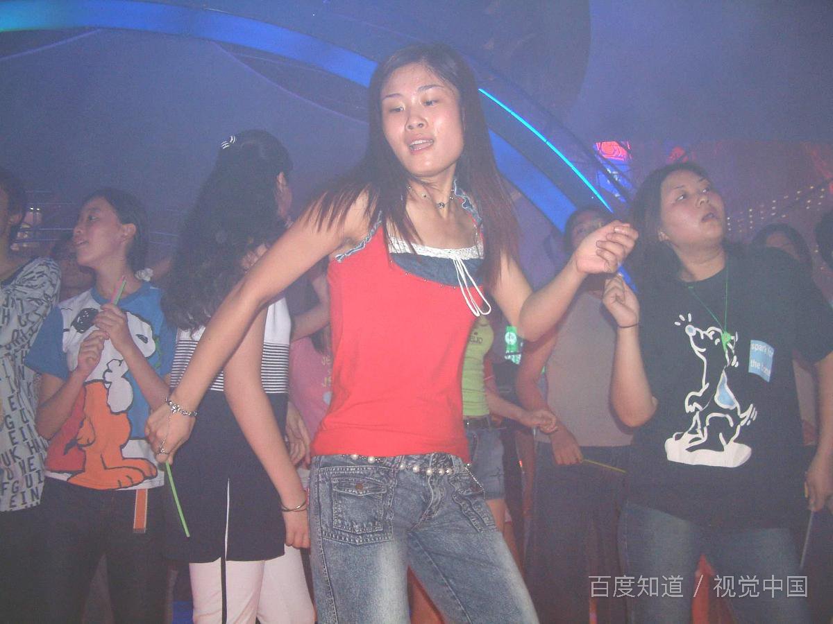 女朋友的闺蜜是单身，也喜欢我，怎么办呀？