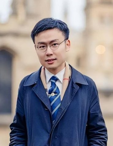 潘周聃回应走红,当时表情僵硬是“有苦难言”,究竟有何隐情?