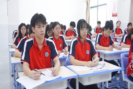 什么是择校生？