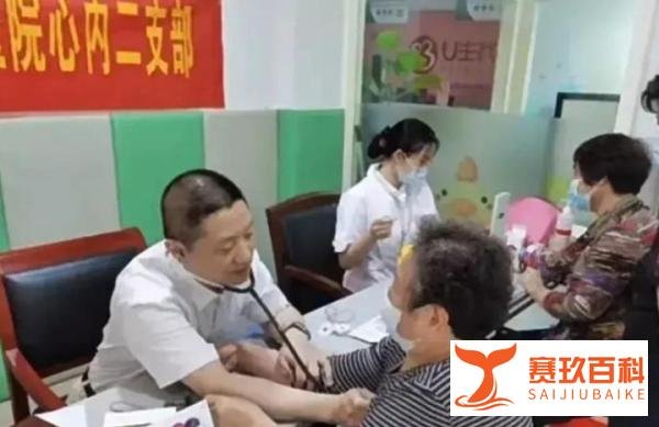 血染白大褂：李晟医生惨遭杀害，凶手跳楼，网友“意难平”！
