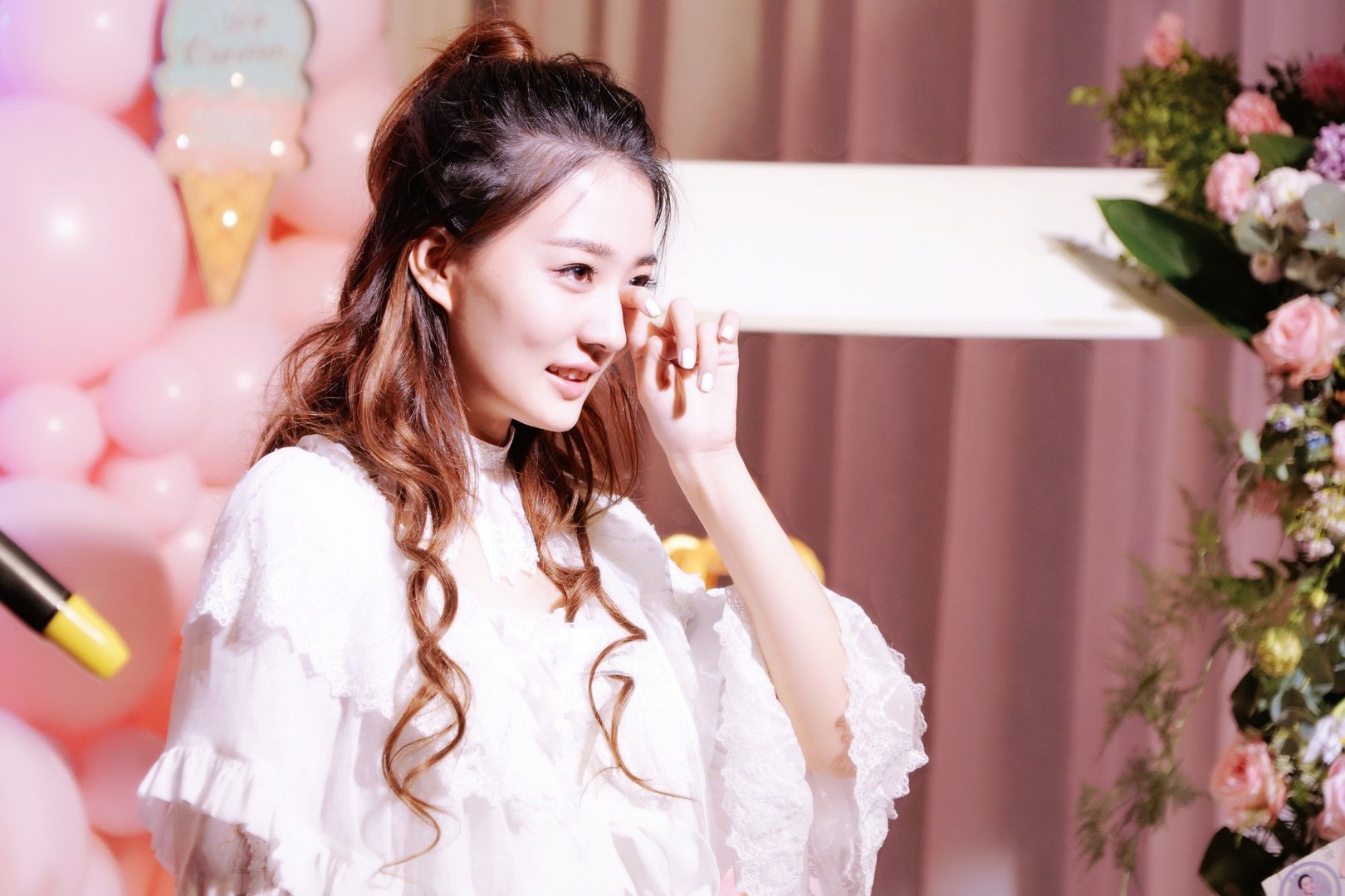 张翰、徐璐晒出结婚证,徐璐有几段情史?