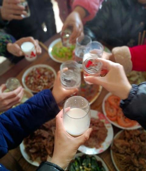 实在小伙的酒桌奇遇记:河南男子去女友家拜年喝断片！