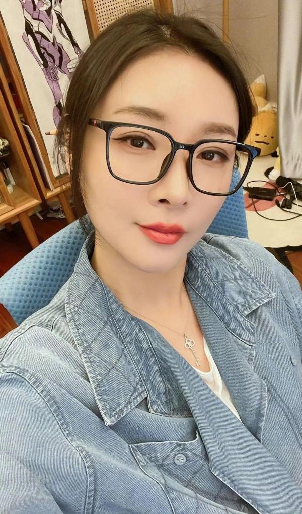 斗鱼一姐告别水友，称将停播，但并不是因为“斗鱼事件”，引发网友热议！