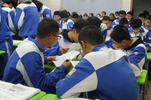 恭喜孩子高中成功录取的话