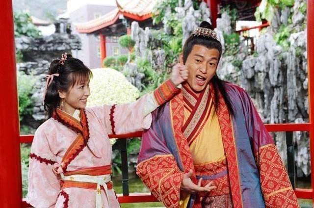 演员文颂娴晒一家三口的合影，文颂娴饰演过哪些角色？