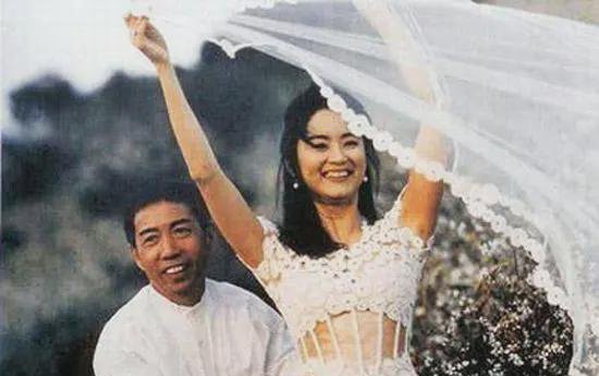林青霞回应婚变传闻 称老公邢李?是她心中的巨人