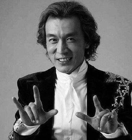 李咏54岁冥诞 妻子哈文零点发文称其