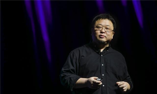 罗永浩谈收购苹果路径:等到它日渐衰落我们日渐崛起时才考虑,对此你咋看?