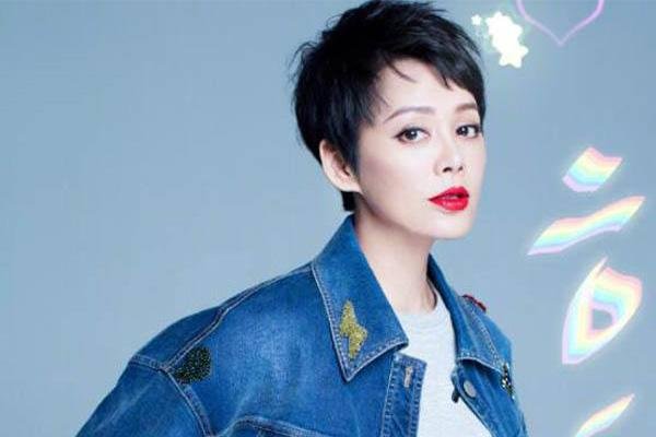 宁静自曝没加过黄龄微信，说明了什么情况？
