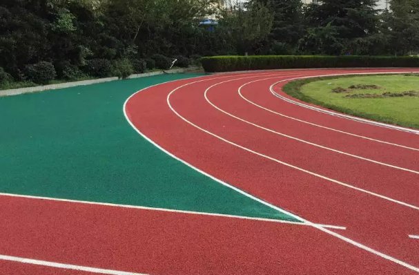 体育场塑胶跑道一圈多少米